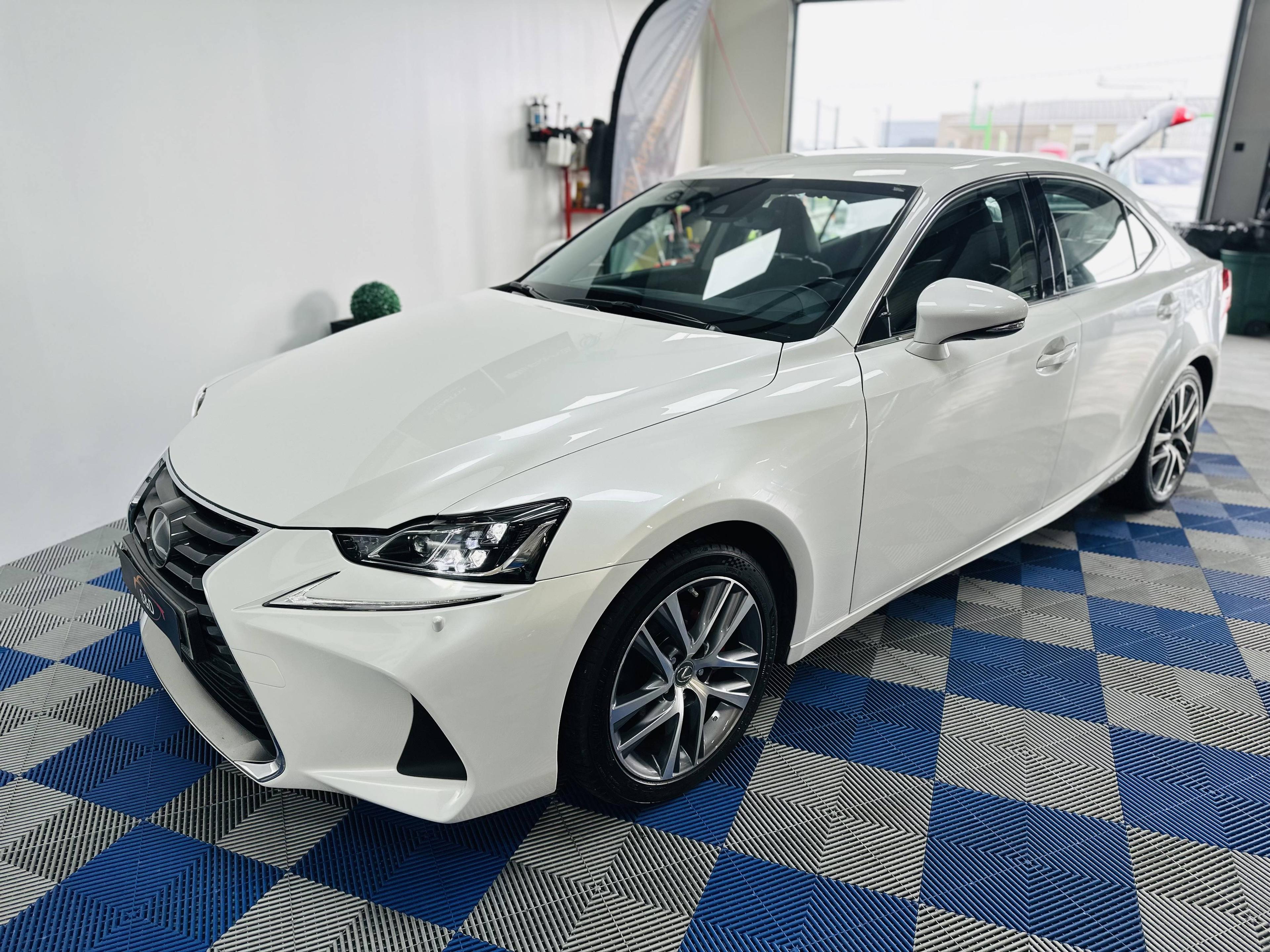 LEXUS IS