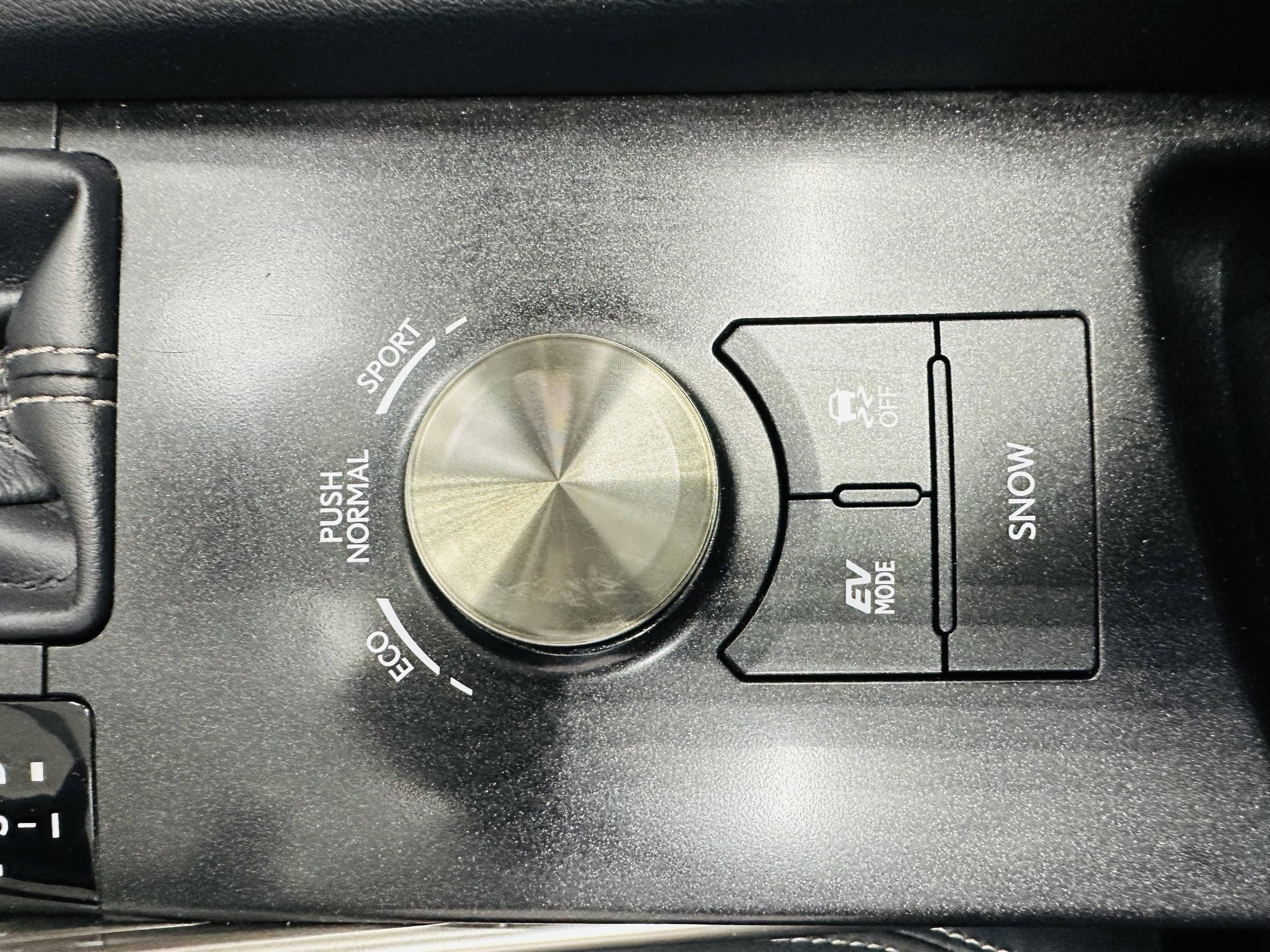 LEXUS IS
