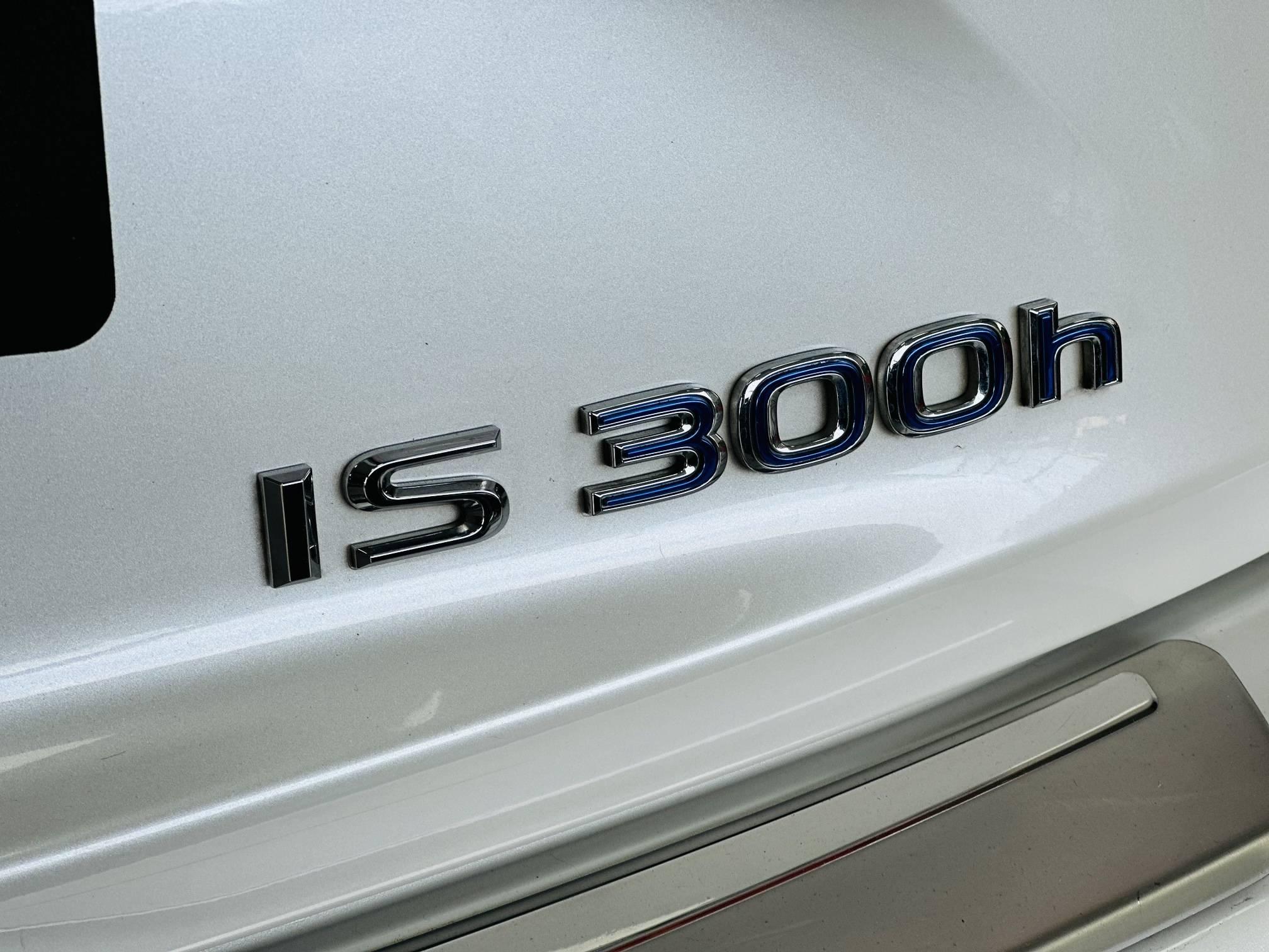 LEXUS IS