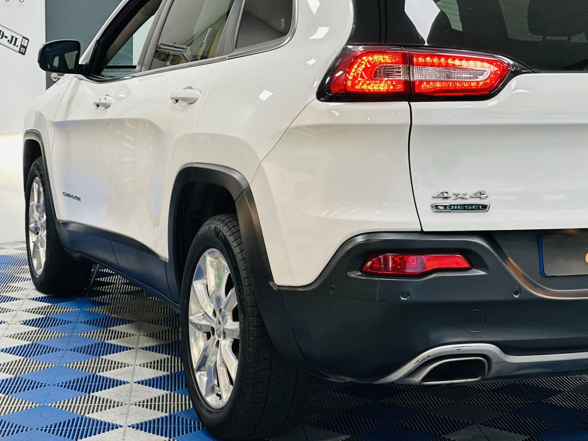 JEEP CHEROKEE