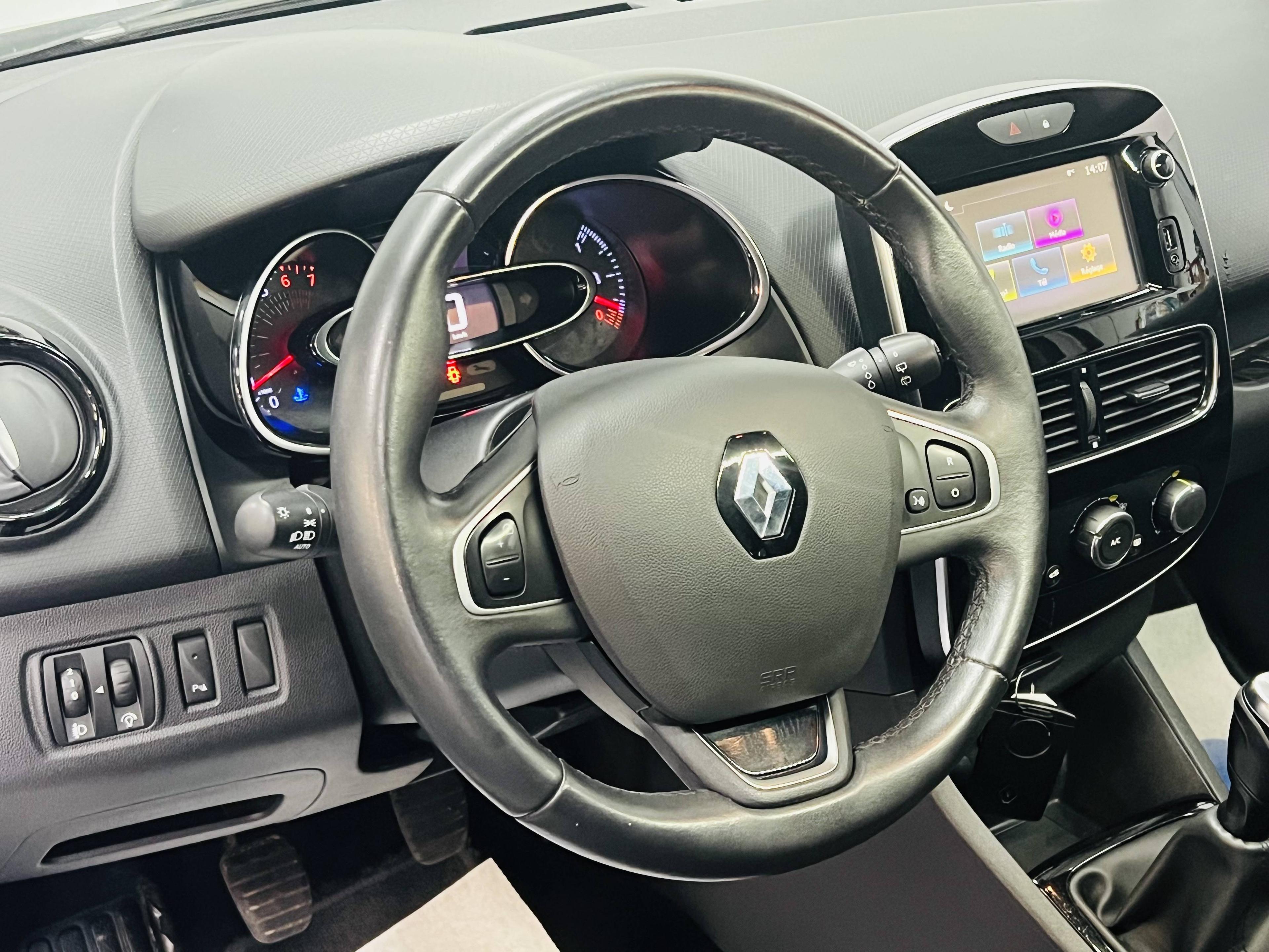 RENAULT CLIO