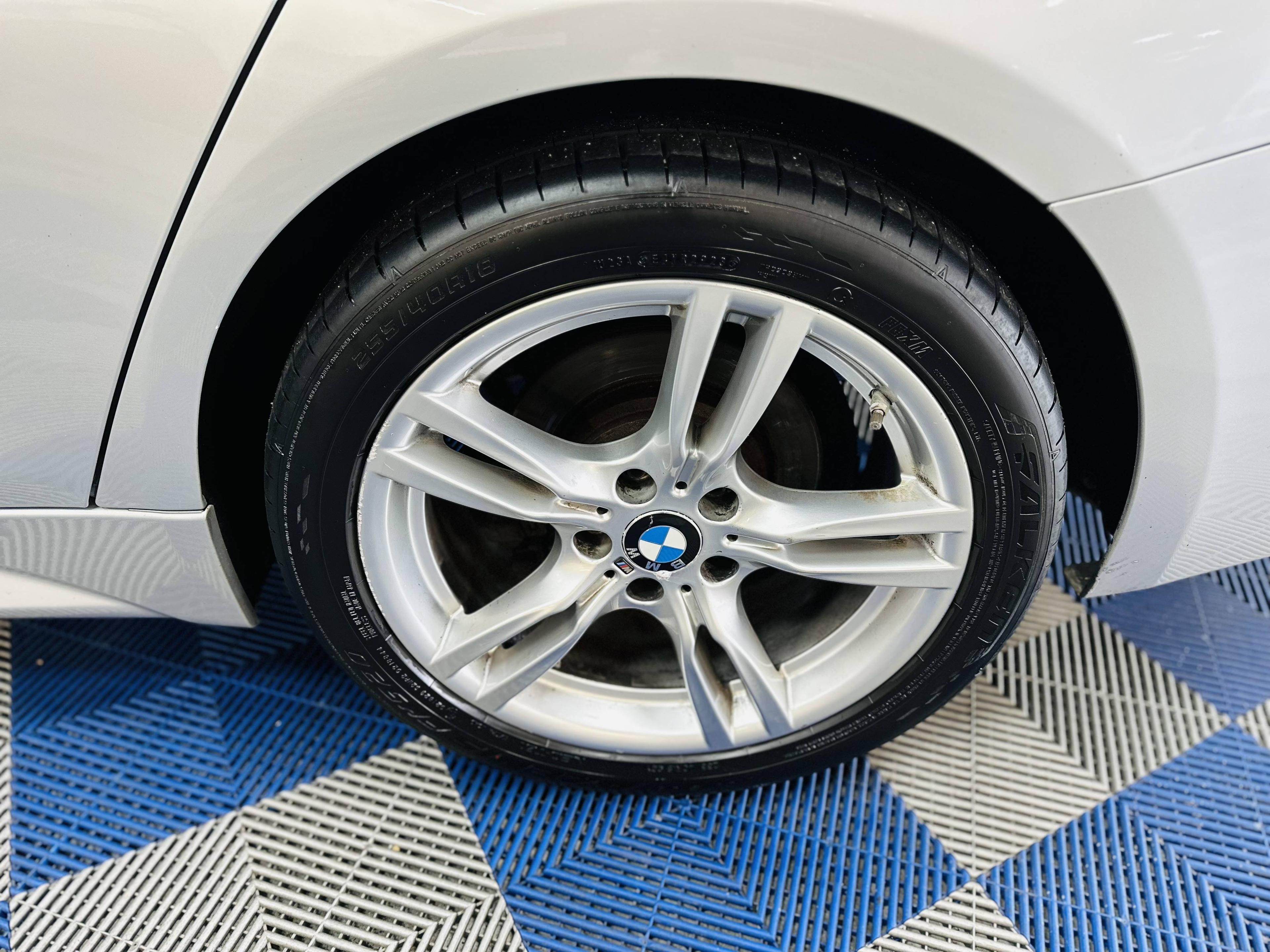 BMW SÉRIE 3