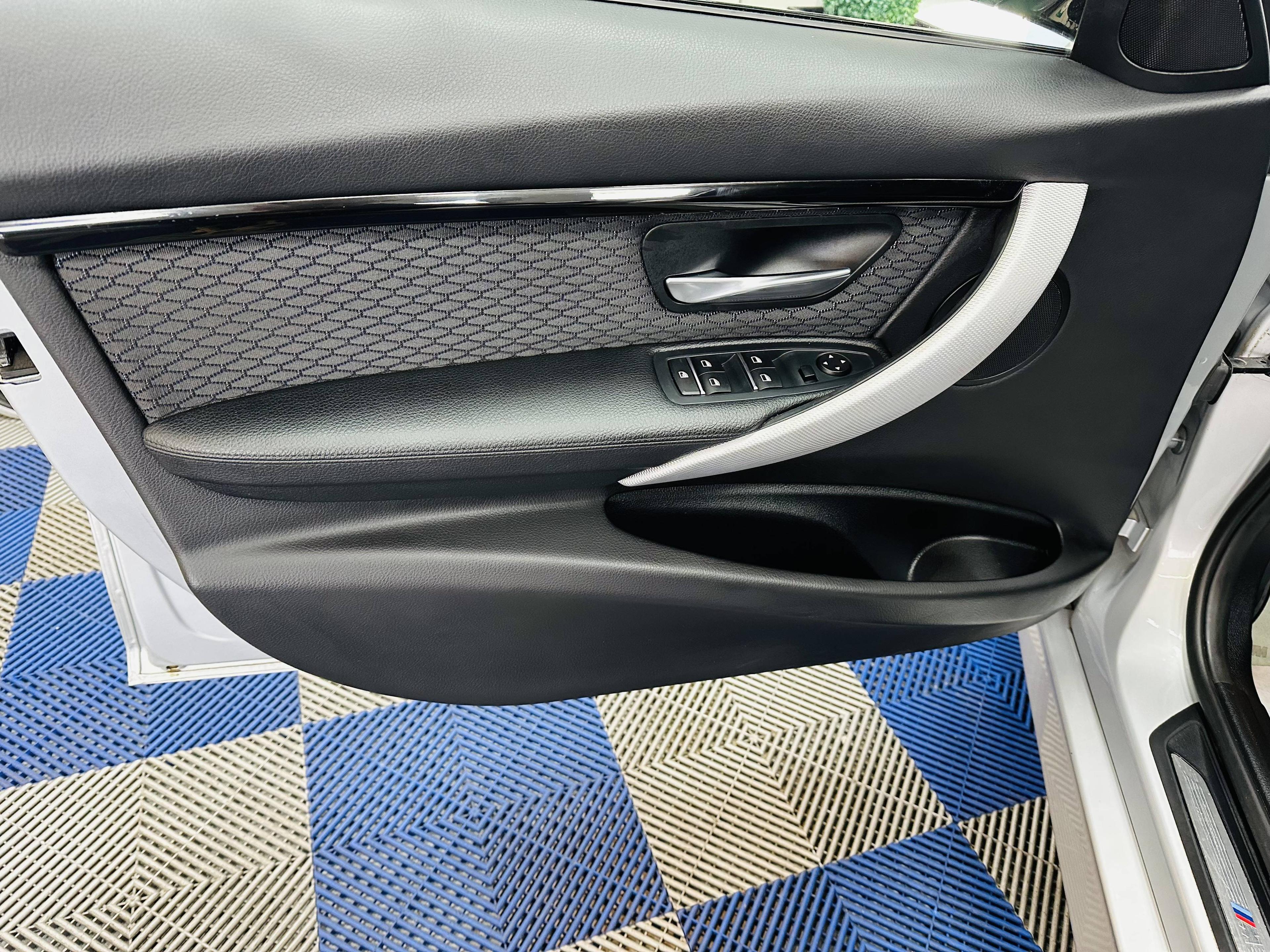 BMW SÉRIE 3
