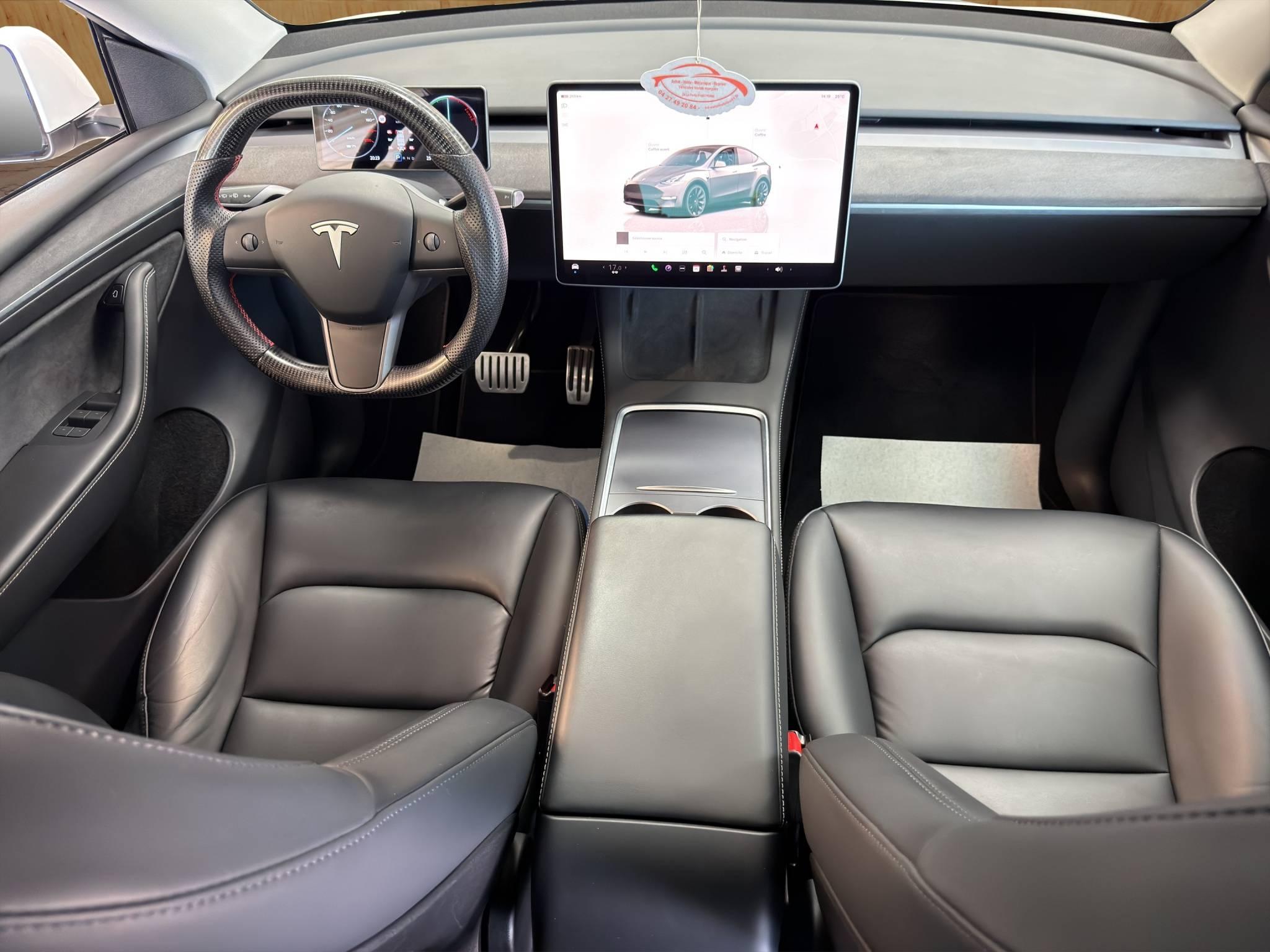 TESLA MODEL Y