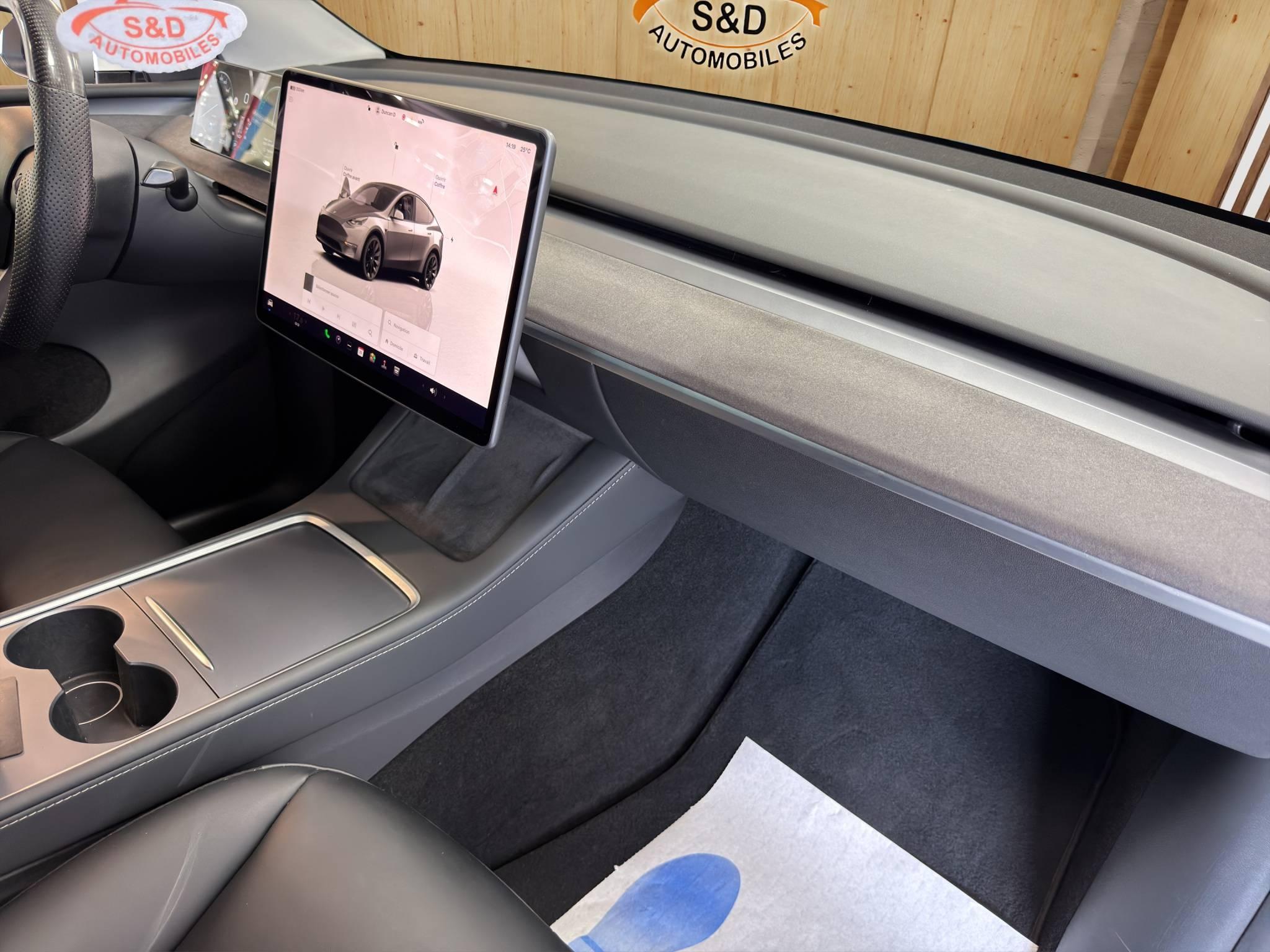 TESLA MODEL Y